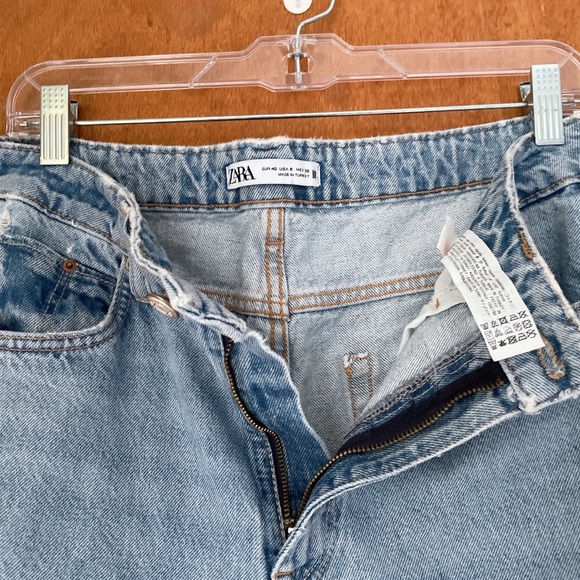 ZARA Denim Jeans Relaxed Fit Ripped/Distressed - Picture 4 of 9